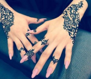 arabic-mehndi-designs-for-bride-relatives-300x263.jpg
