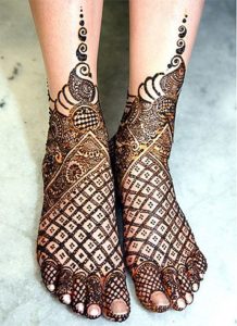 beautiful-foot-mehndi-designs-218x300.jpg
