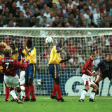 david-beckham-freekick-goal-england-v-colombia-26-june-1998-H9KB17