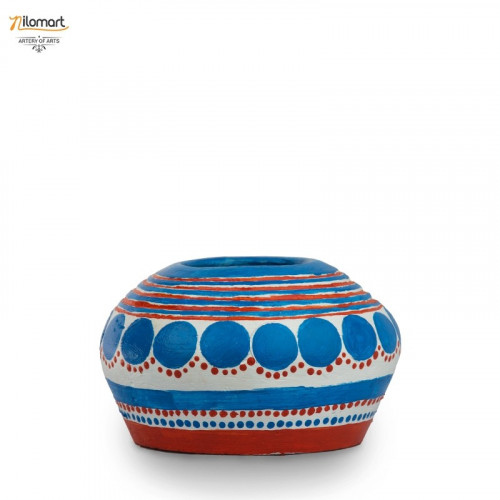 Brighten your home with beautiful ashtray in blue tone. This authentically crafted ceramic ashtray has been carefully handcrafted and hand-etched by Nilomart. This ashtray is hand engraved and designed for multiple use such as an ashtray or incence holder or simply decorate your home or office.For more Details : https://nilomart.com/home-office/home-office-decor/vases/ashtray.html