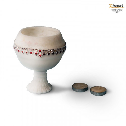 Nilomart presents beautiful sugar-basin Candle decorated with a light-colored interior accessory.The item is perfect for your home and also it’s an awesome gift for any occasion.For more details,visit at : https://nilomart.com/home-office/home-office-decor/candles/block-after-info-column.html