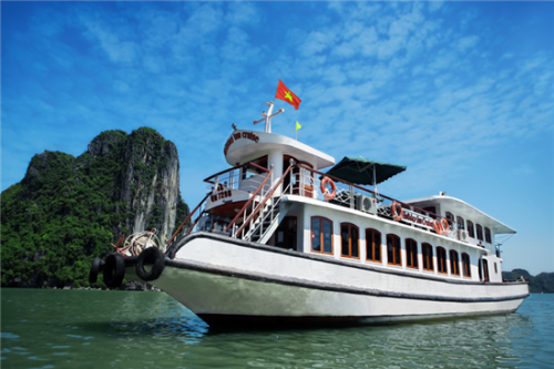 Enjoy Halong cruise sapa tour; if you travel to Vietnam, there are 2 places worth visiting - Halong and Sapa. This package will provide you a 2-day 1-night cruise in Halong and 1 day in Sapa. You will like this tour if you don’t have much time while desiring to visit both sights. Visit http://hanoitohalong.com/halong-tours/halong-sapa-tour-packages/halong-cruise-and-sapa-tour-3d3n for an inquiry.