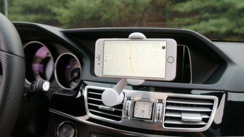 microdia-car-mount_in-car_01.jpg