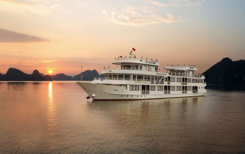 Halong Athena Cruise -Athena Cruise is the brand new five-star luxury cruise vessel in Ha Long Bay - Bai Tu Long Bay. Among countless vessels in Halong Bay, Athena Cruise has an unique and less-traveled route. http://hanoitohalong.com/halong-junks/luxury/Halong-Athena-Cruise