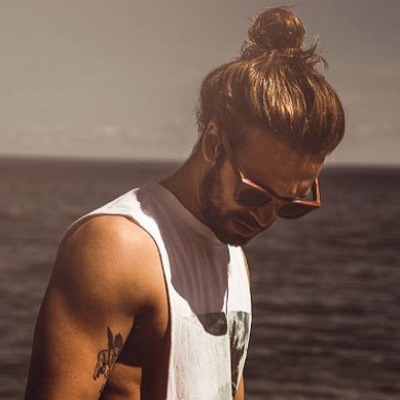 summer-man-bun-look.jpg